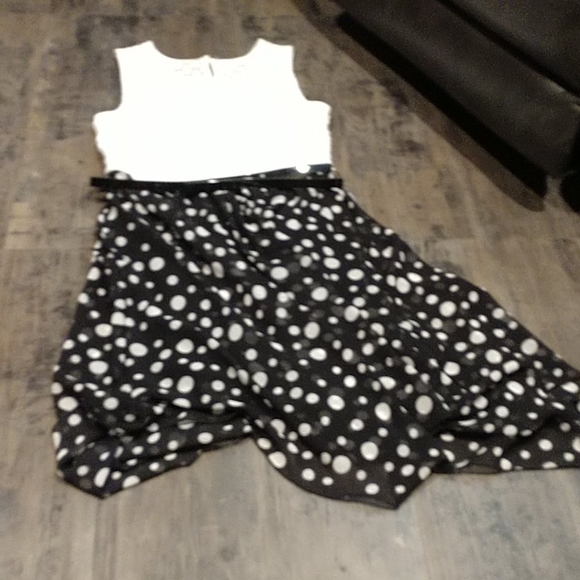 5/25.00/Disney,Minnie Dots Dress,NWOT - Picture 4 of 6